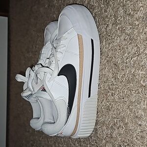 Nike Legacy Court Lift